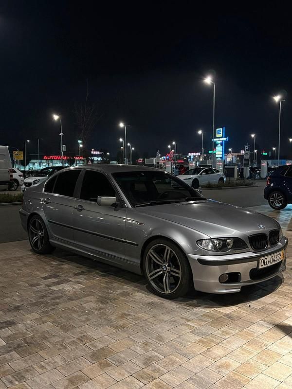 Grau Gebraucht 2003 BMW 330 Limousine | 4.500 € (Fairer Preis) - Bild 1/4