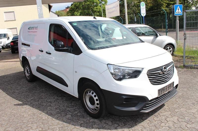 Weiß Gebraucht 2022 Opel Combo Edition Van / Kleinbus | 8.400 € (Teuer) - Bild 1/4