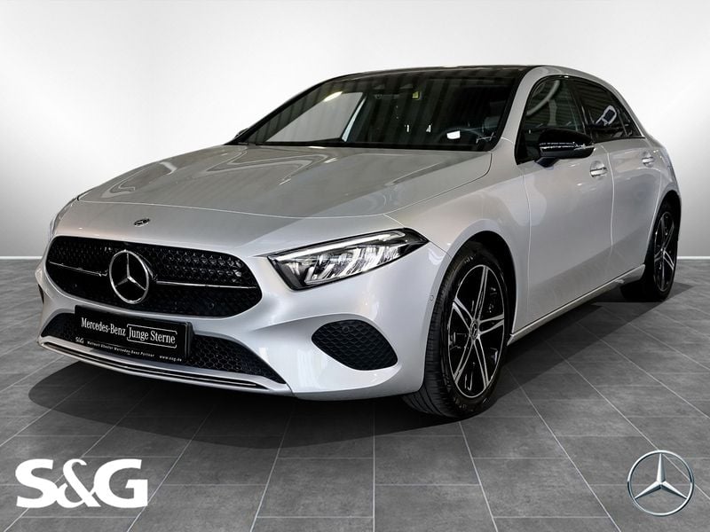 Iridiumsilber metallic Gebraucht 2024 Mercedes A180 Night Limousine | 32.790 € (Fairer Preis) - Bild 1/4