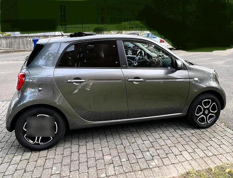 Grau Gebraucht 2018 Smart ForFour Kleinwagen | 12.500 € (Fairer Preis) - Bild 1/4