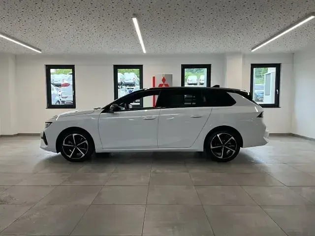 Neu Opel Astra 131 PS (96 kW) 2026 Arktis weiß / dach schwarz Kombi