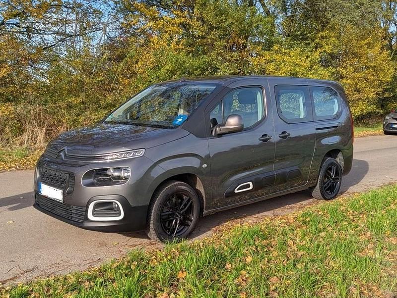 Grau Gebraucht 2021 Citroën Berlingo Live Kombi | 17.890 € (Fairer Preis) - Bild 1/4