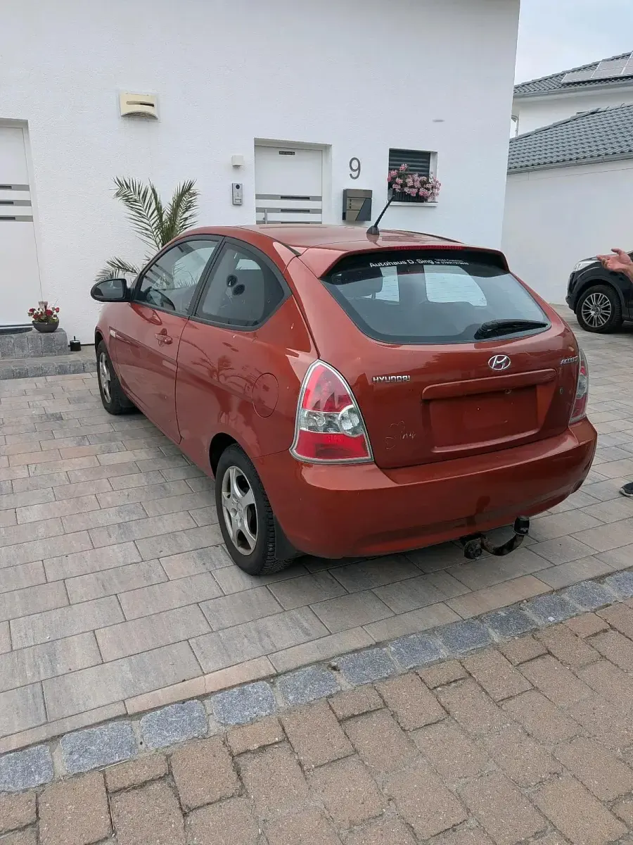 Gebraucht Hyundai Accent 97 PS (71 kW) 2007 Rot Kleinwagen
