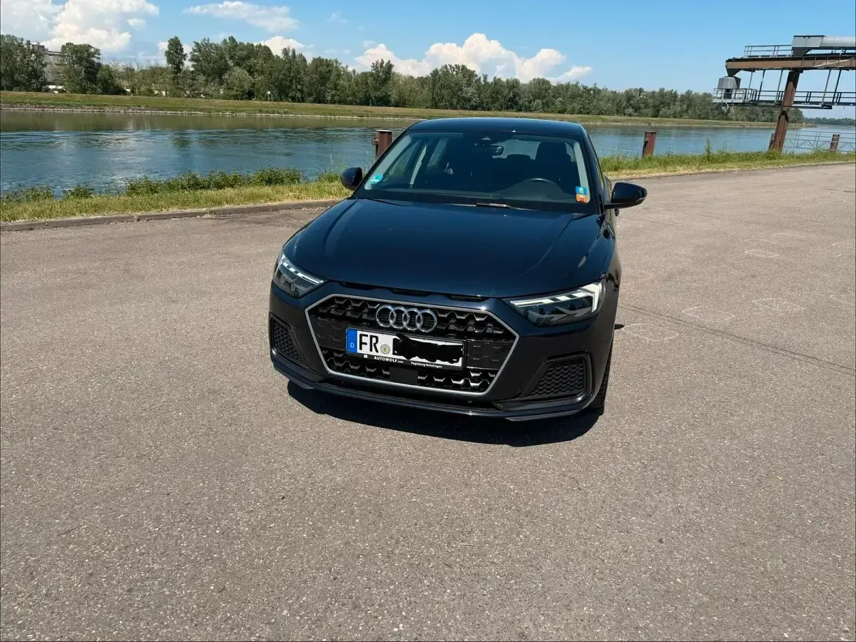 Używany Audi A1 110 KM (80 kW) 2022 Niebieski SUV