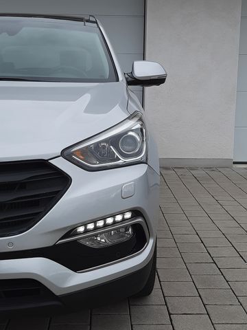 Silber Gebraucht 2017 Hyundai Santa Fe SUV | 25.999 € (Teuer) - Bild 1/4