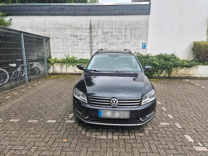 Gebraucht VW Passat Comfortline 140 PS (102 kW) 2013 Schwarz Kombi