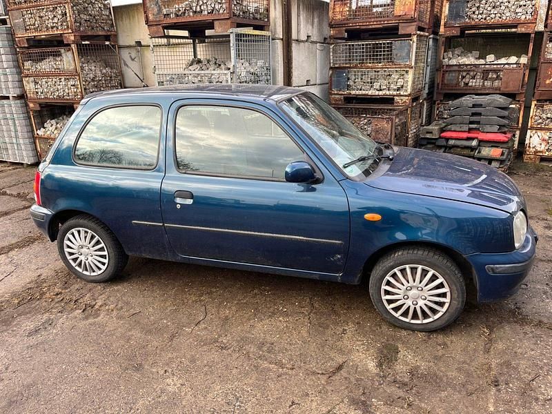 Gebraucht Nissan Micra 75 PS (55 kW) 2000 Blau Kleinwagen