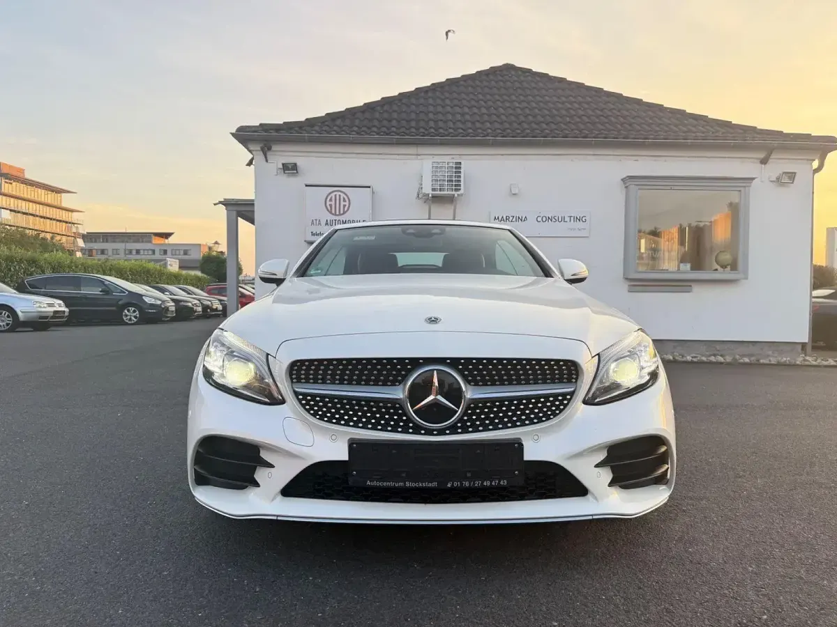Gebraucht Mercedes C200 AMG line 184 PS (135 kW) 2019 Weiß Cabrio