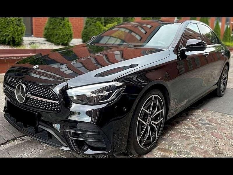 Gebraucht 2021 Mercedes E220 AMG line Limousine | 19.100 € (Superpreis) - Bild 1/4