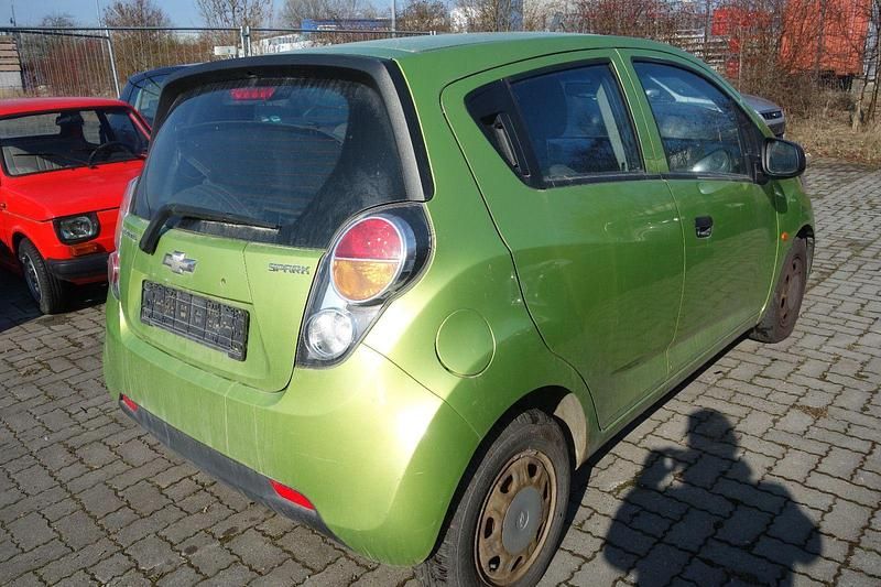 Gebraucht Chevrolet Spark 68 PS (50 kW) 2010 Grün Kleinwagen