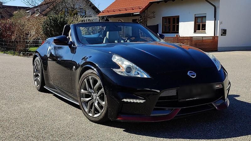 Schwarz Gebraucht 2016 Nissan 370Z Nismo Nismo Cabrio | 26.990 € - Bild 1/4
