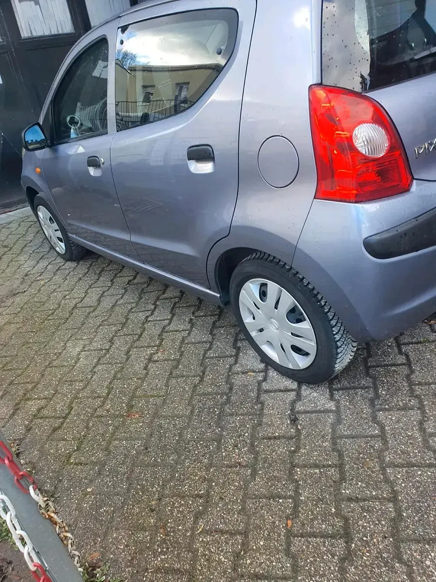Gebraucht Nissan Pixo 76 PS (55 kW) 2011 Blau Kleinwagen