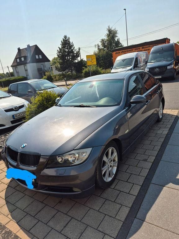 Grau Gebraucht 2005 BMW 320 Limousine | 1.200 € (Superpreis) - Bild 1/4