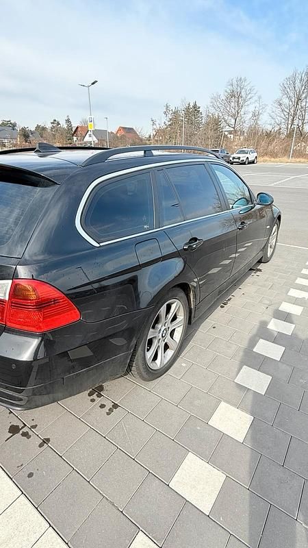 Gebraucht BMW 325 197 PS (144 kW) 2008 Schwarz Kombi