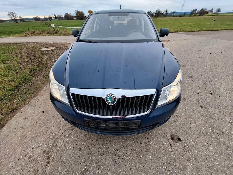 Blau Gebraucht 2011 Skoda Octavia Tour Kombi | 4.000 € (Guter Preis) - Bild 1/4