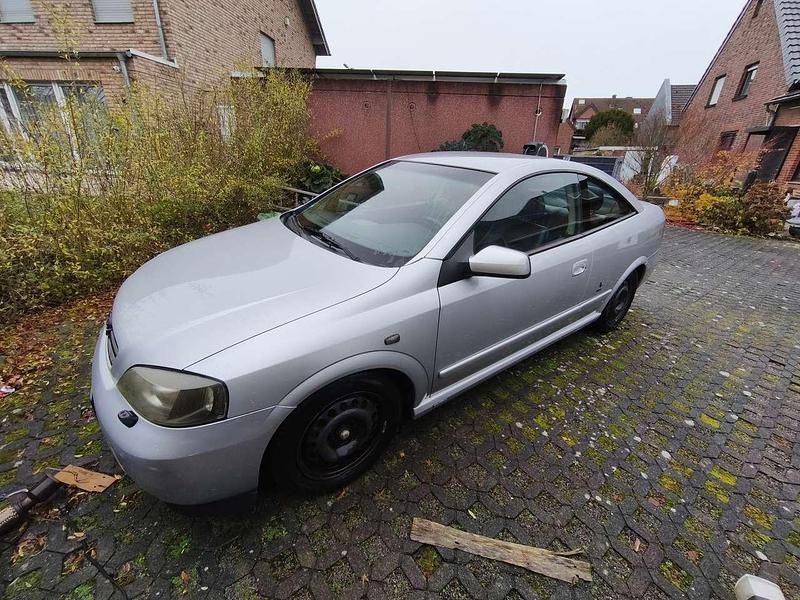 Gebraucht Opel Astra 147 PS (108 kW) 2003 Silber Coupé