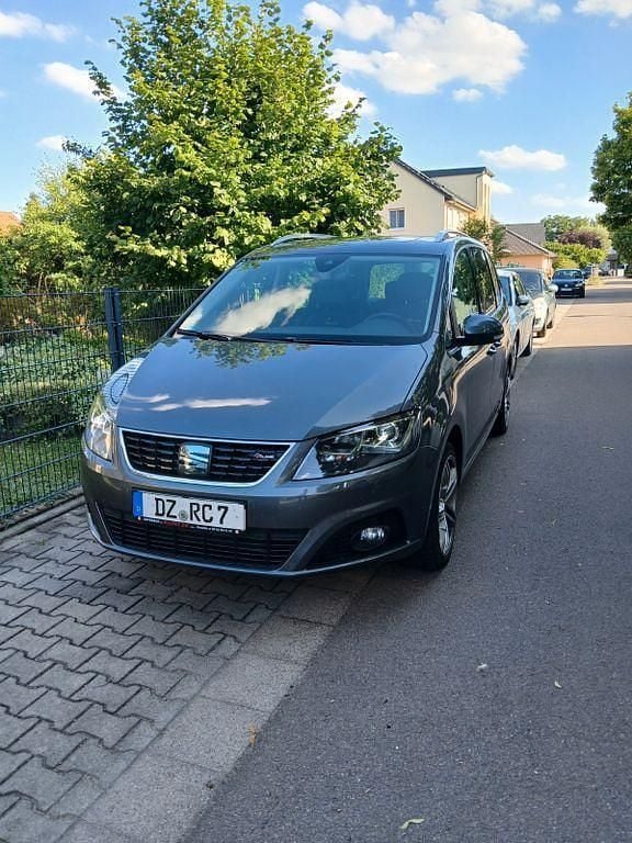 Grau Gebraucht 2020 Seat Alhambra 4Drive Van / Kleinbus | 32.500 € (Guter Preis) - Bild 1/4