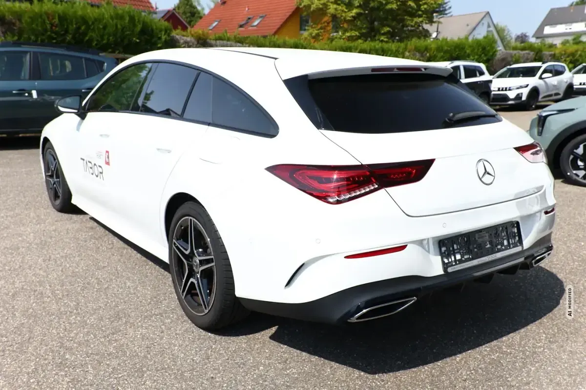Gebraucht Mercedes CLA200 AMG line 150 PS (110 kW) 2023 Weiß Coupé