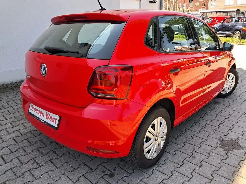 Gebraucht VW Polo Trendline 60 PS (44 kW) 2016 Rot Limousine