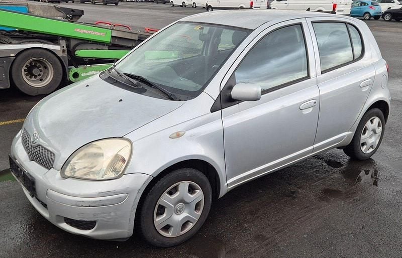 Gebraucht Toyota Yaris Sol 87 PS (63 kW) 2004 Silber Kleinwagen