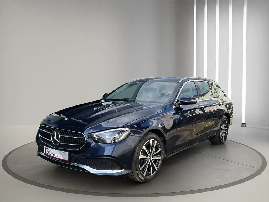 Second-hand Mercedes E300 Avantgarde 306 CP (225 kW) 2023 Berlinǎ