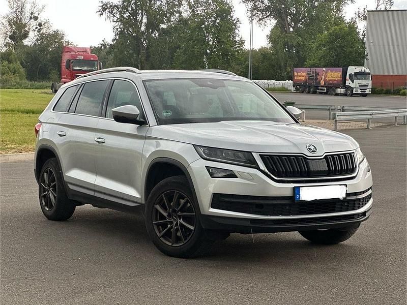 Silber Gebraucht 2017 Skoda Kodiaq Active SUV | 14.000 € (Teuer) - Bild 1/4