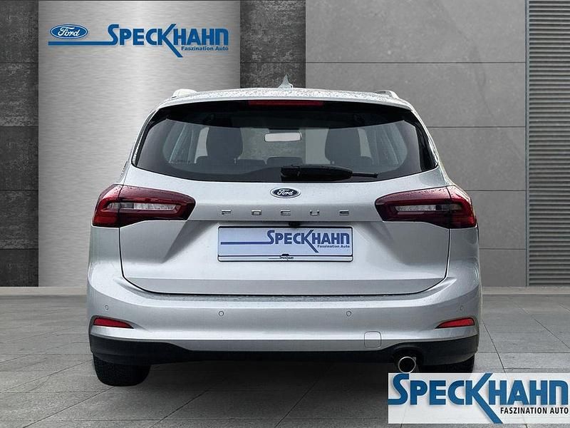 Neu Ford Focus Titanium 116 PS (85 kW) 2025 Silber Limousine