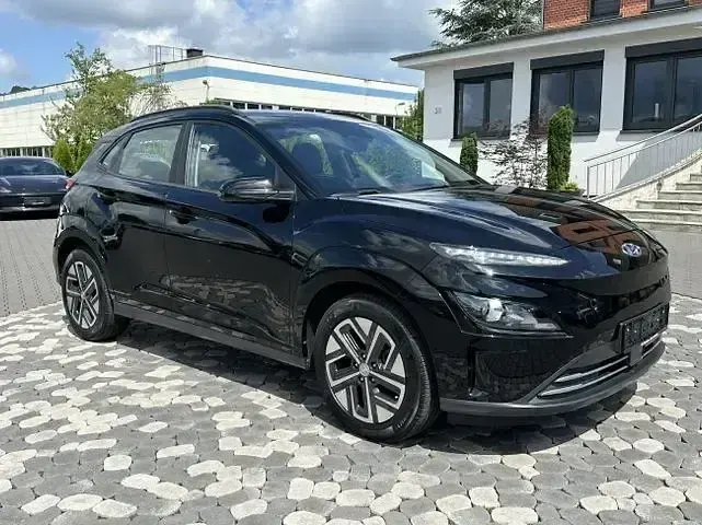 Gebraucht Hyundai Kona Select 150 kW (204 PS) 2022 Schwarz SUV
