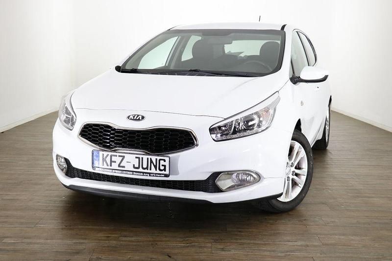 Gebraucht Kia Ceed 99 PS (72 kW) 2014 Weiß Kleinwagen