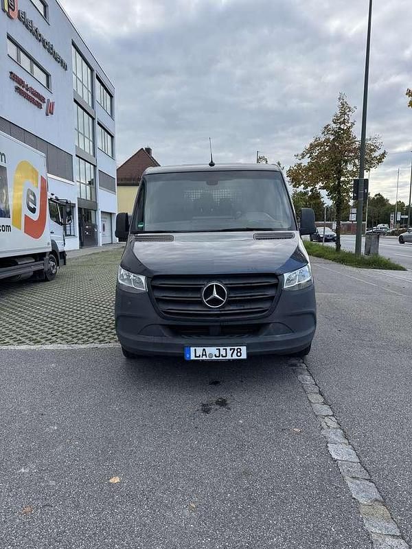 Grau Gebraucht 2018 Mercedes Sprinter Van | 27.500 € (Teuer) - Bild 1/4