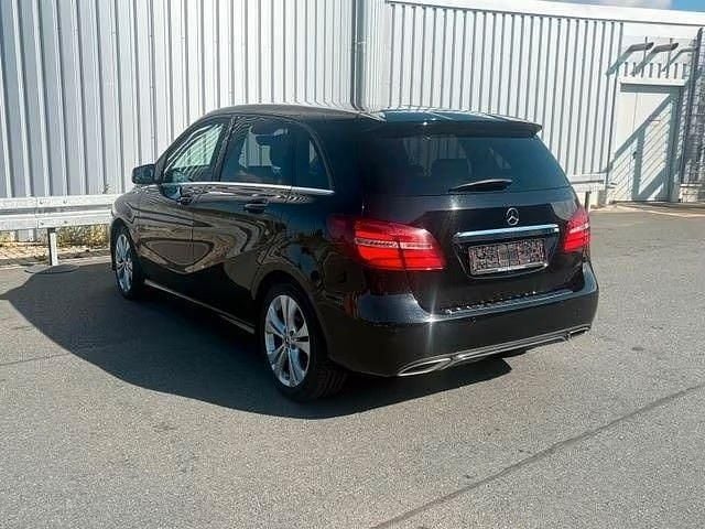 Gebraucht Mercedes B200 156 PS (114 kW) 2018 Schwarz Van / Kleinbus