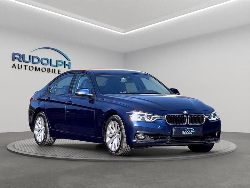Gebraucht BMW 330 Advantage 252 PS (185 kW) 2018 Mediterranblau Limousine