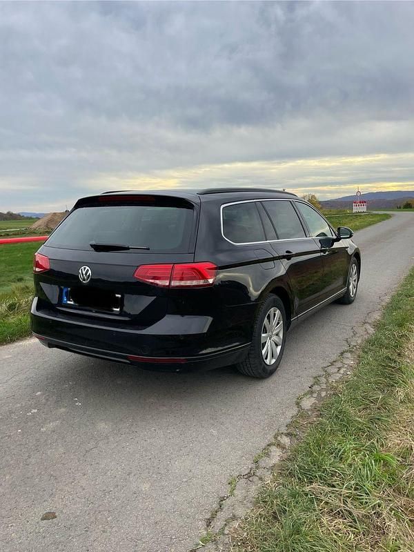 Gebraucht VW Passat Trendline 150 PS (110 kW) 2015 Schwarz Kombi