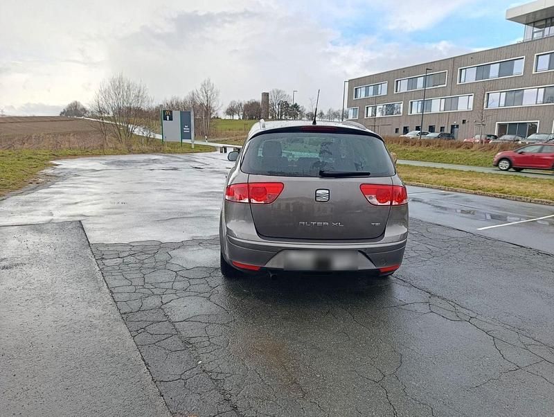 Usata Seat Altea Reference 105 CV (77 kW) 2014 Grigio Monovolume