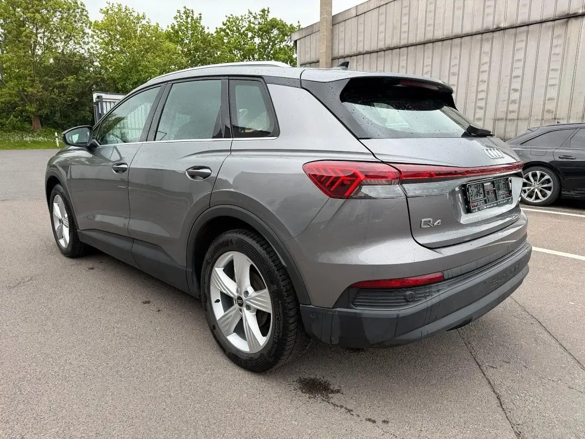 Gebraucht Audi Q4 e-tron Sport 150 kW (204 PS) 2023 Grau SUV