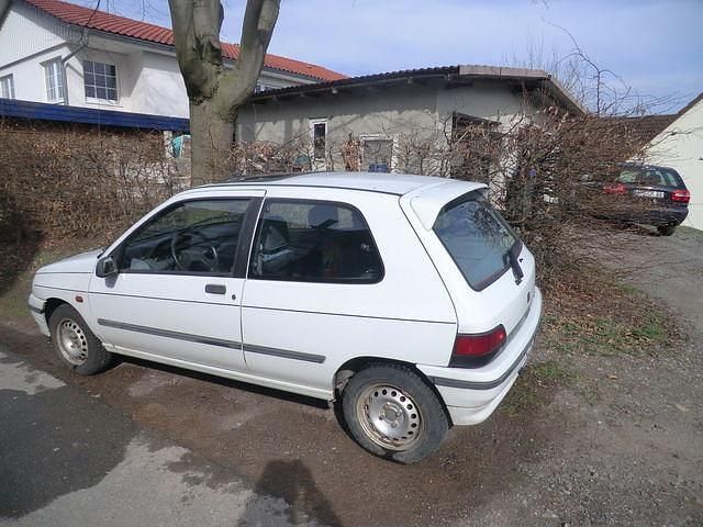 Gebraucht Renault Clio 54 PS (39 kW) 1993 Weiß Kleinwagen