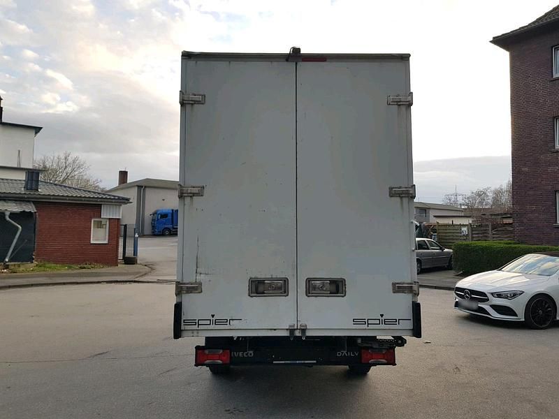 Gebraucht Iveco Daily 160 PS (117 kW) 2019 Weiß Van / Kleinbus