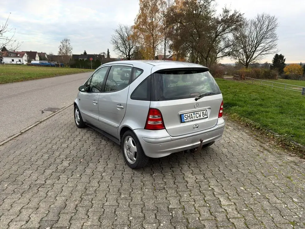 Gebraucht Mercedes A160 Elegance 102 PS (75 kW) 2004 Silber Van / Kleinbus