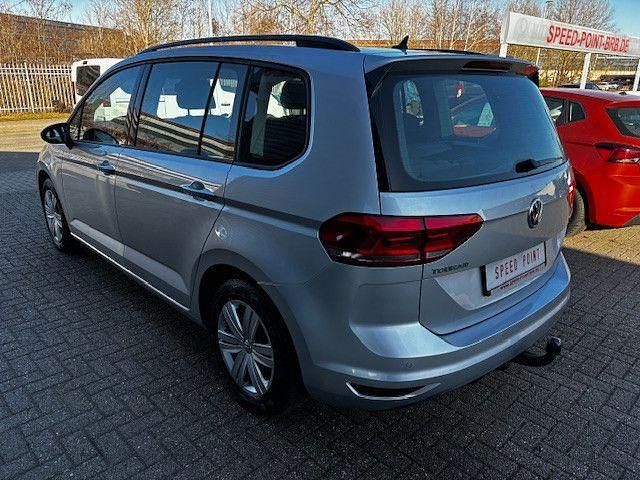 Gebraucht VW Touran 160 PS (117 kW) 2017 Silber Van / Kleinbus