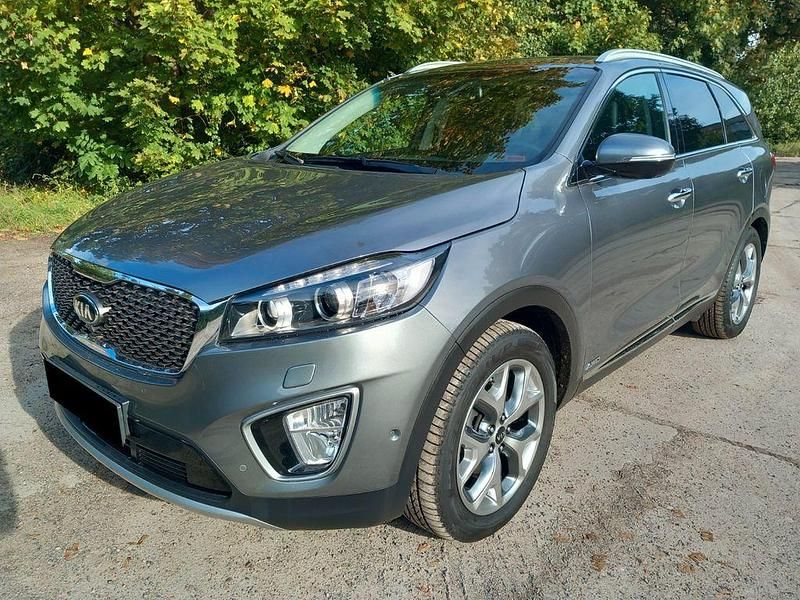 Grau Gebraucht 2017 Kia Sorento SUV | 20.900 € (Guter Preis) - Bild 1/4