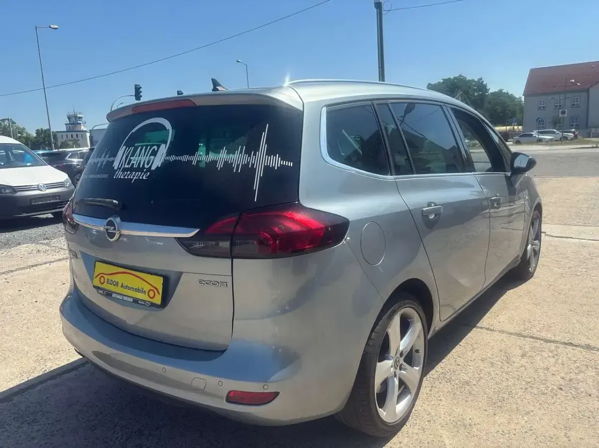 Gebraucht Opel Zafira Tourer Innovation 165 PS (121 kW) 2014 Silbersee/perl silber (m2) Van / Kleinbus