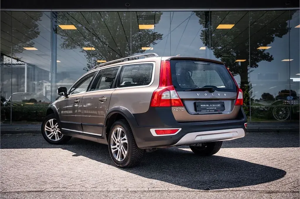 Gebraucht Volvo XC70 165 PS (121 kW) 2012 Braun Kombi