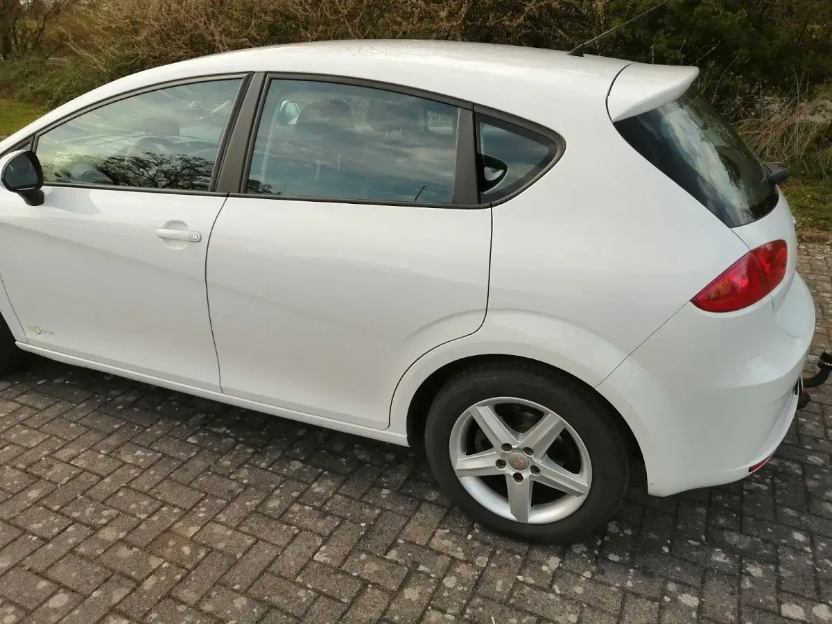 Usado Seat Leon Copa 105 HP (77 kW) 2012 Branco Sedan