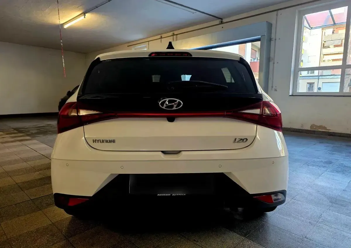 Gebraucht Hyundai i20 Edition 30+ 101 PS (74 kW) 2022 Weiß Kleinwagen