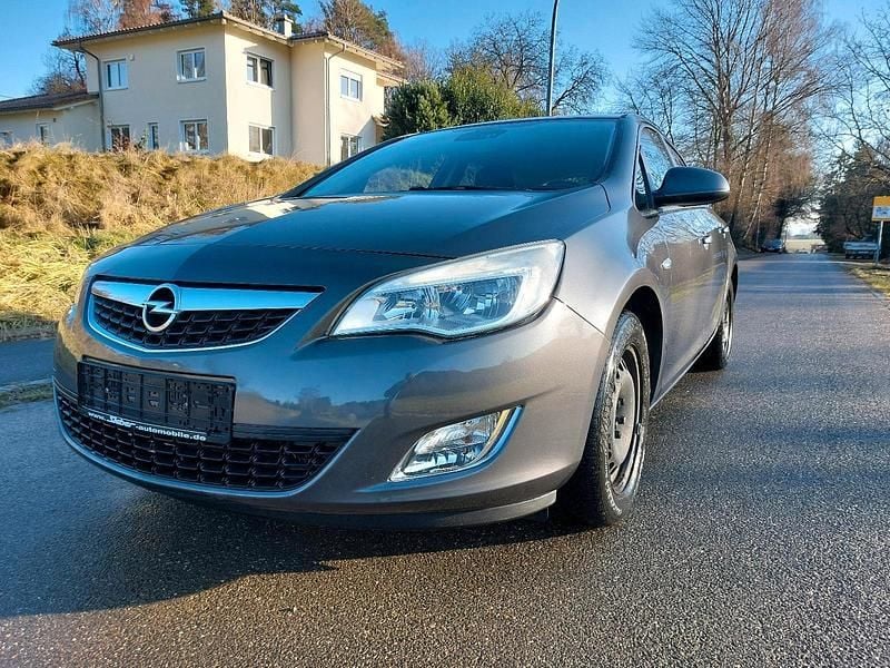 Grau Gebraucht 2011 Opel Astra Kleinwagen | 4.200 € (Superpreis) - Bild 1/4