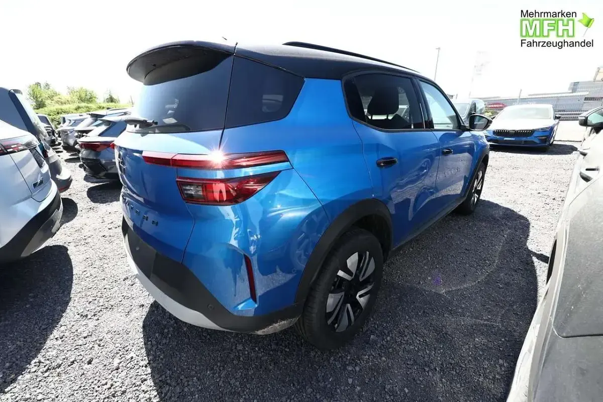Neu Opel Frontera 145 PS (106 kW) 2026 Effekt blau metallic SUV