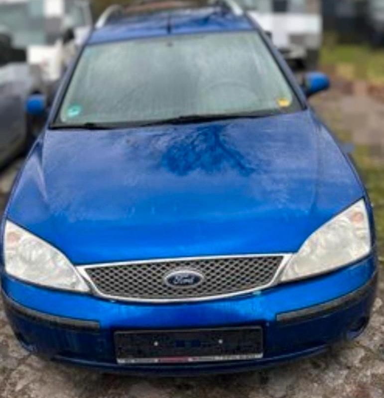 Gebraucht Ford Mondeo 125 PS (91 kW) 2003 Blau Kombi