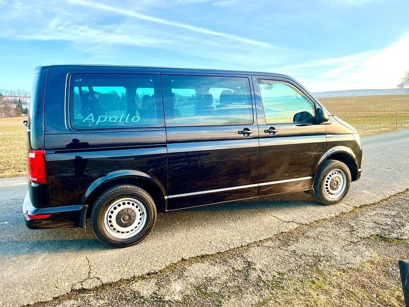 Gebraucht VW T6 150 PS (110 kW) 2017 Deep black perleffekt Van