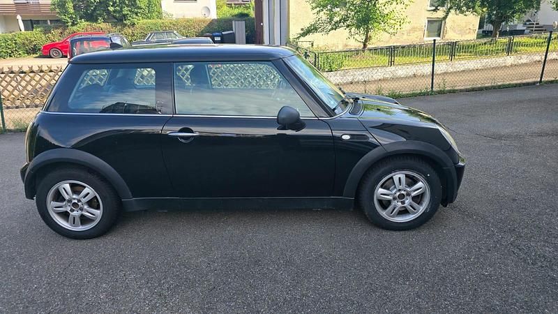 Gebraucht Mini Cooper 90 PS (66 kW) 2005 Schwarz Kleinwagen