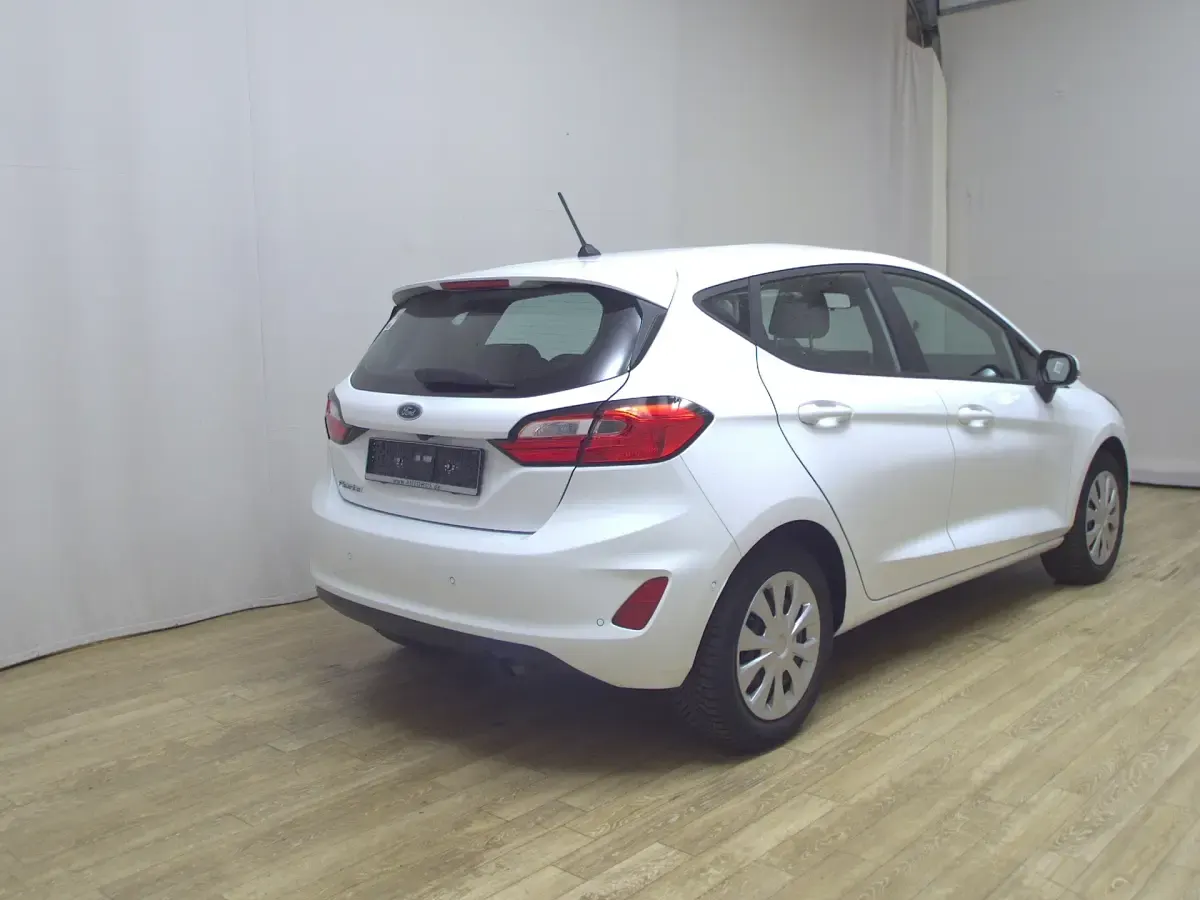 Gebraucht Ford Fiesta Cool & Connect 75 PS (55 kW) 2022 Frostweiß Kleinwagen